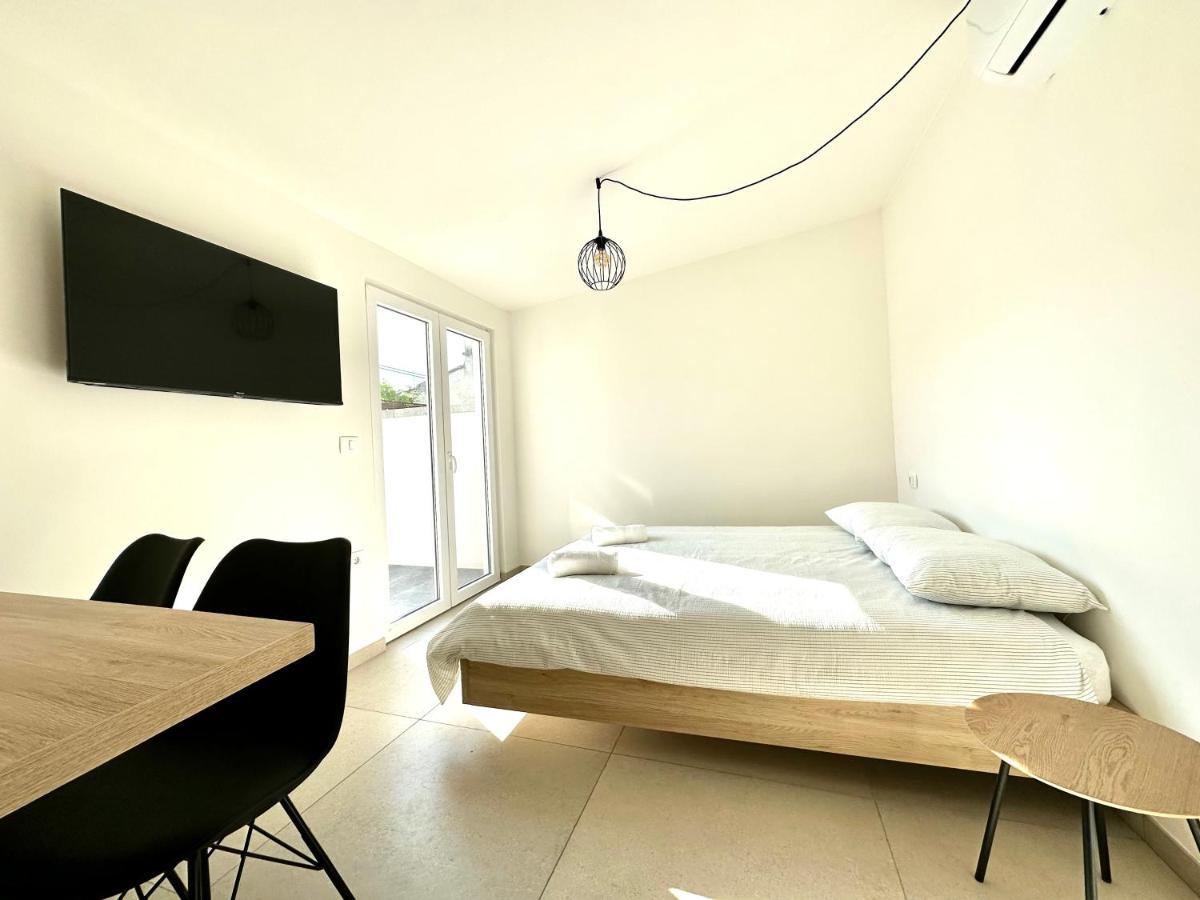 Damir Skomina Apartments Capodistria Esterno foto