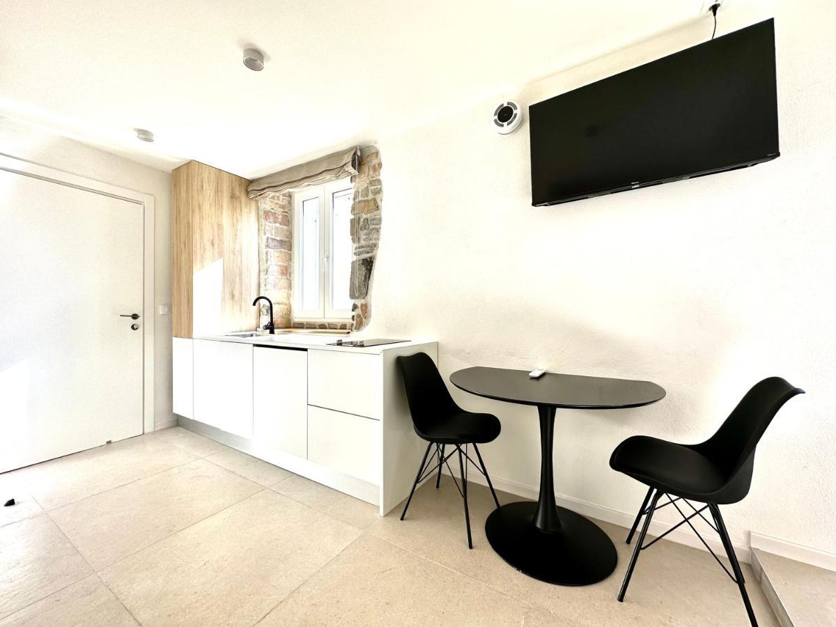 Damir Skomina Apartments Capodistria Esterno foto