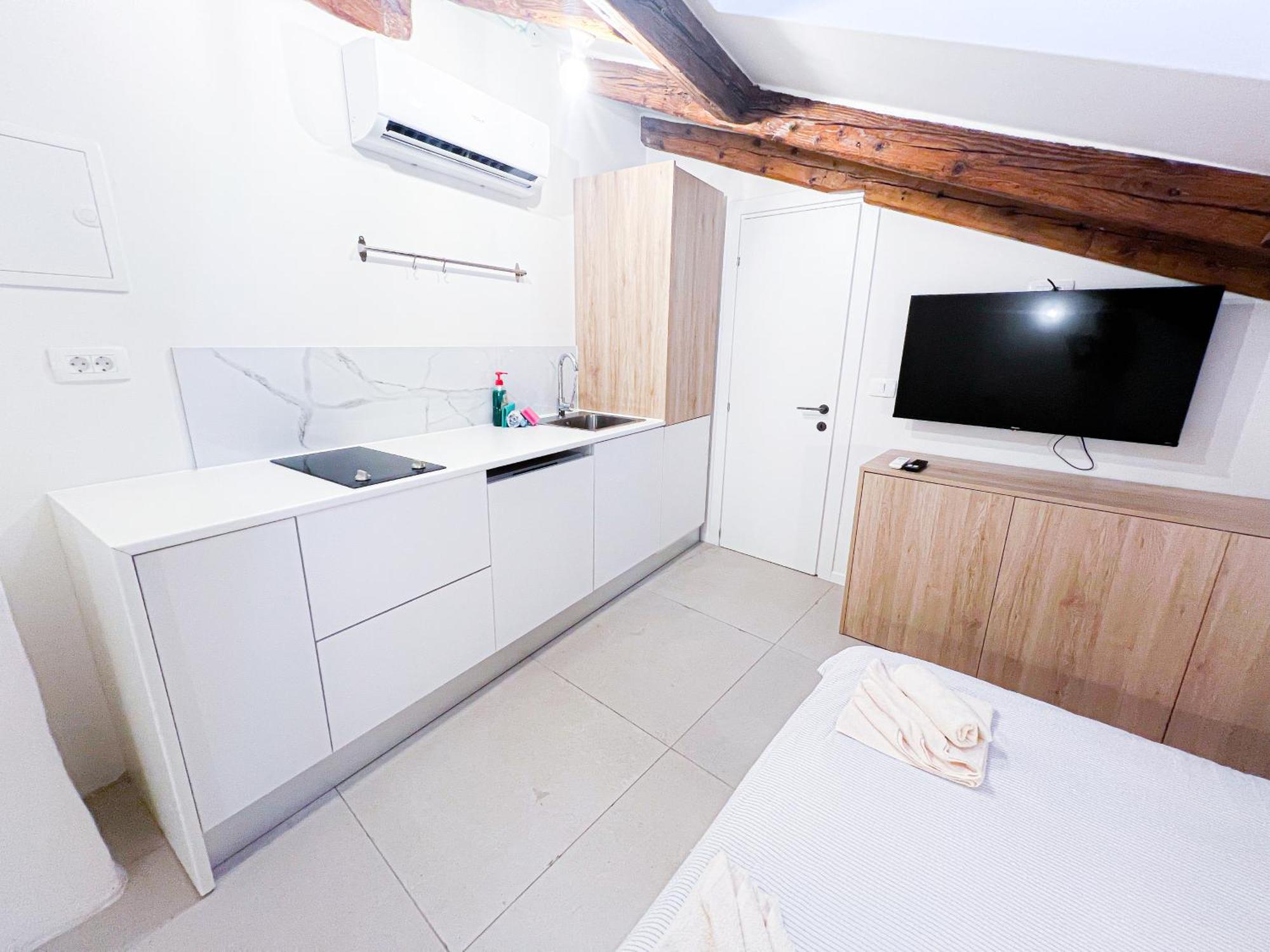 Damir Skomina Apartments Capodistria Esterno foto